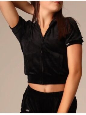 Tiger Friday Women's Black Short Sleeve Zip-Up Cropped Top